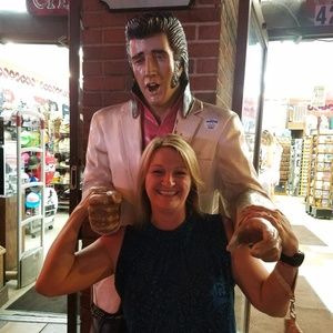 Meet your Posher, Becky